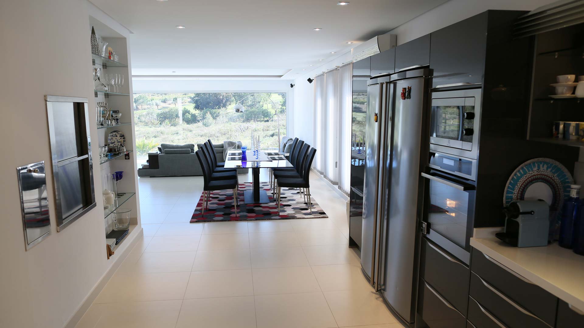38.-Kitchen-to-the-dining-area